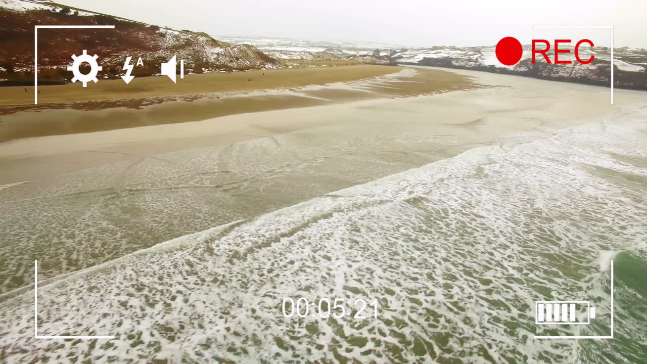 animación de olas de playa sobre interfaz de reproductor de video con temporizador y iconos de configuración