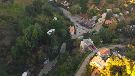 Volando-Sobre-El-Corazón-De-Laurel-Canyon,-California,-El-Icónico-Barrio-De-Los-Ángeles-Lleno-De-Historia-Visto-Por-Un-Dron.