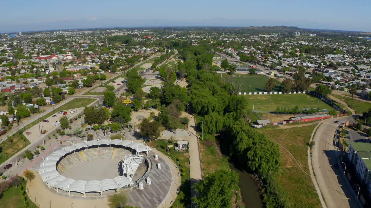 drone shot talca chile plaza central. de viaje