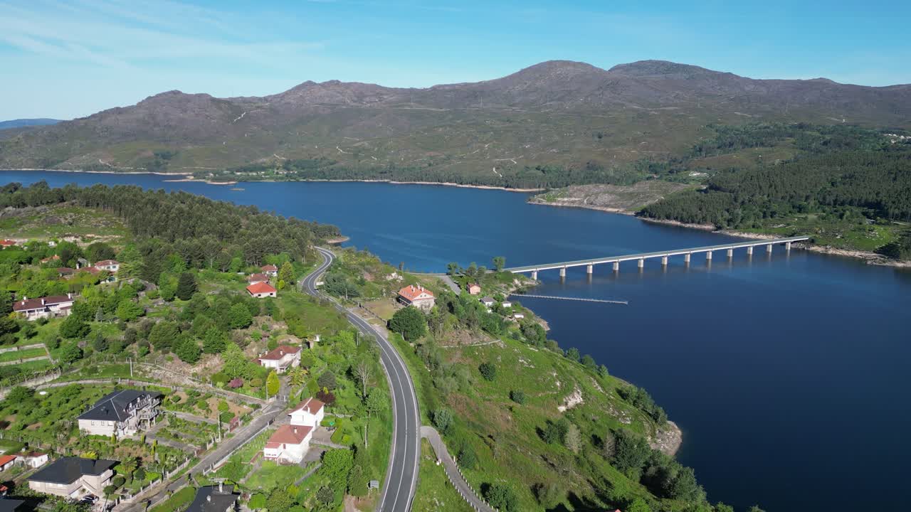 포르투갈 북부에 있는 페네다 게레스 국립공원 - 공중 4k