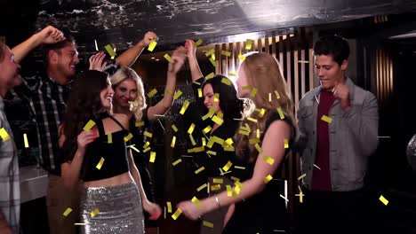 animación de confeti cayendo sobre un grupo feliz de amigos bailando en una fiesta