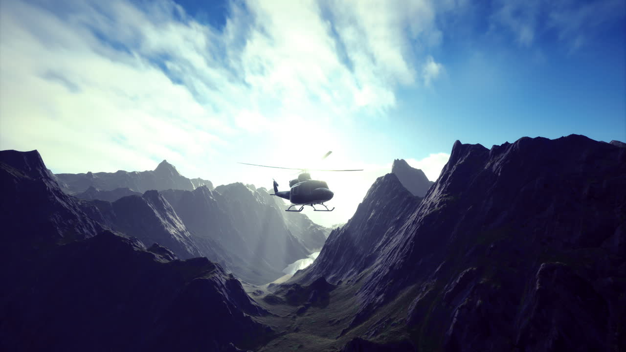 Helikopteri lentää majesteettisen vuoristomaiseman yllä päivänvalossa