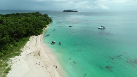 Cayo-Zapatilla-Island,-Bocas-Del-Toro,-Panama