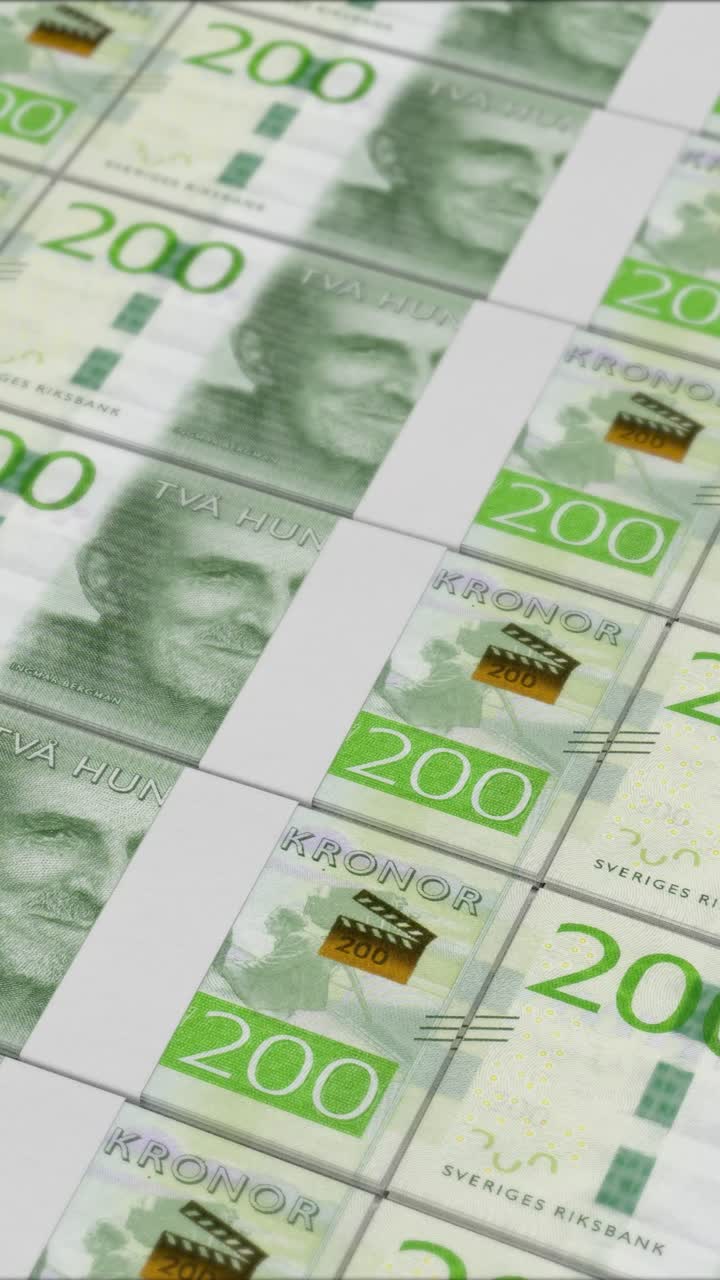 vídeo vertical de billetes de 200 coronas suecas impresos por una imprenta de dinero
