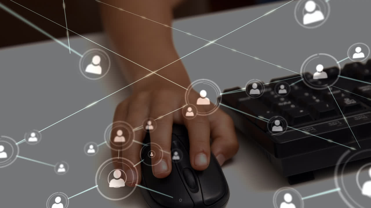 animación de la red de conexiones sobre la mano de un alumno biracial usando el ratón de la computadora