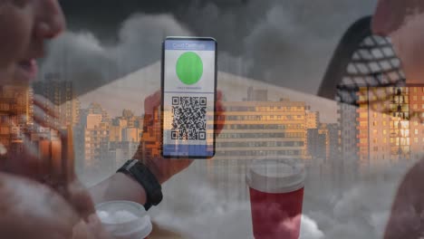 animación de una mujer con un teléfono inteligente con pasaporte de vacunación contra la covid-19 sobre el paisaje urbano