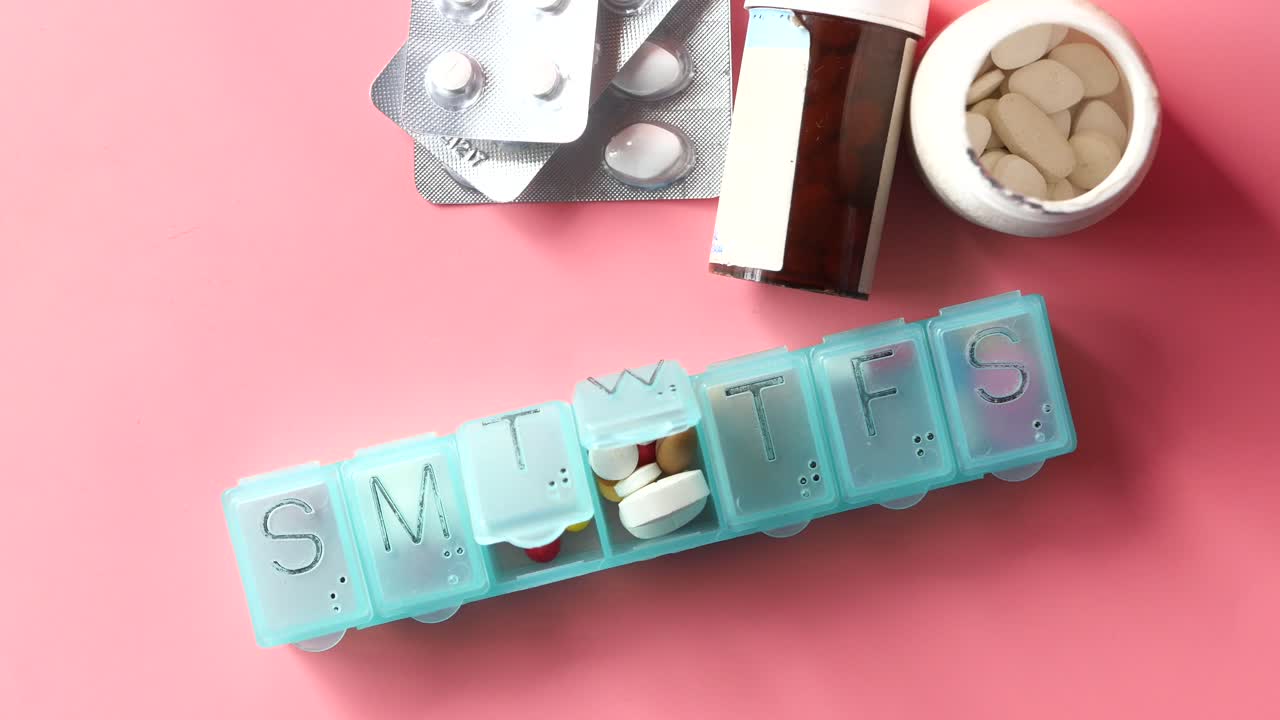 의약품 조직자 및 알약