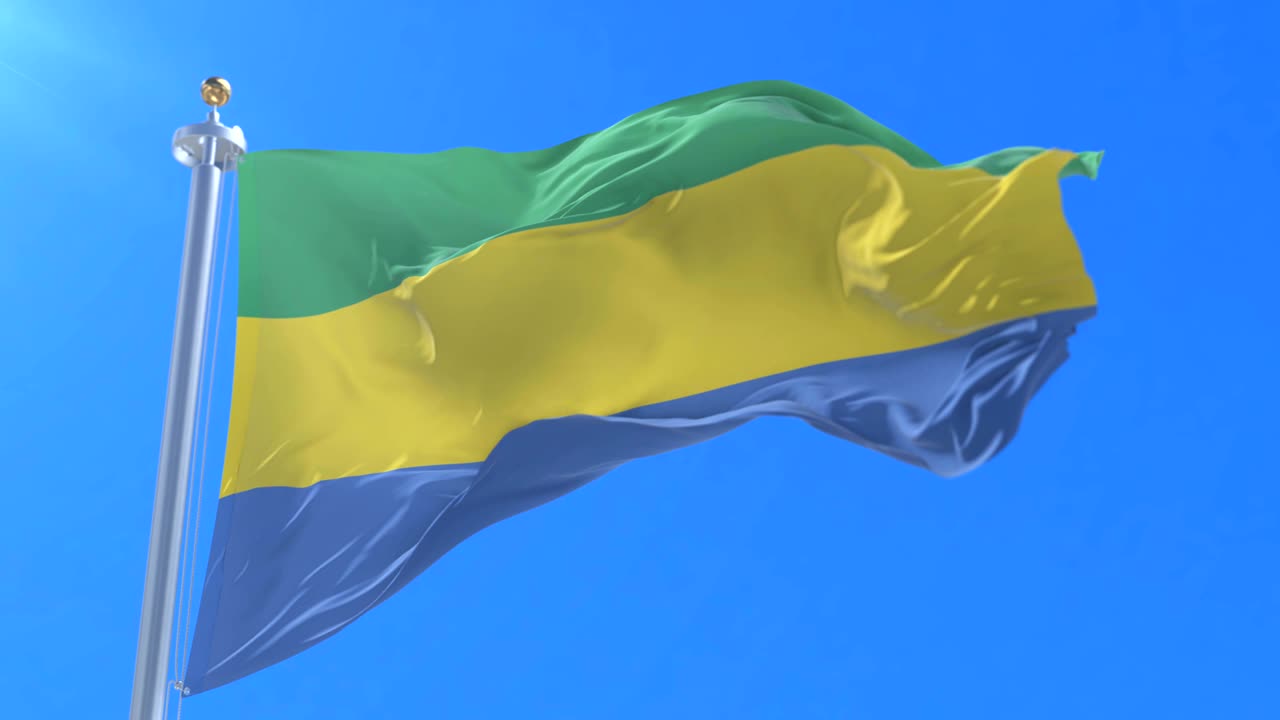 bandera de gabón agitando el viento con el cielo azul en lento, bucle