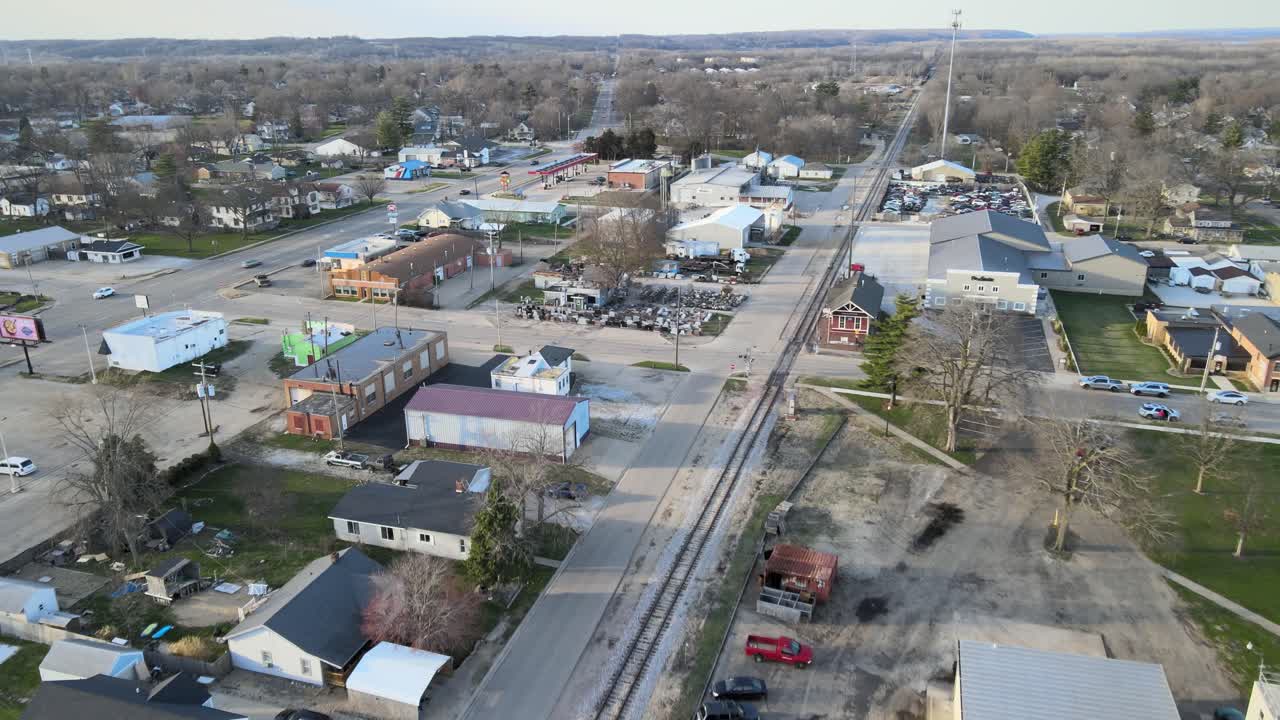 Railroad tracks through small-town America,  Chillicothe, Illinois, USA