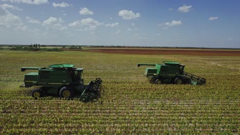 Antenne---Mähdrescher,-Der-Land-Kultiviert,-Landwirtschaftsfeld,-Mexiko,-LKW-Rechts