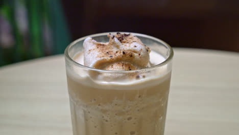 espresso-coffee-blended-on-table