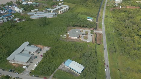 vista del dron de la ciudad de lingga, sri aman sarawak, malasia