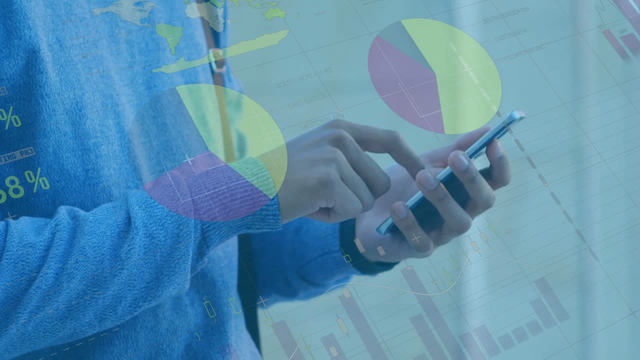 animación del procesamiento de datos financieros sobre un empresario biracial que usa un teléfono inteligente