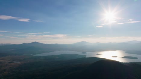 Toma-De-Drones-Del-Paisaje-Del-Lago-De-Pátzcuaro-En-Michoacán.