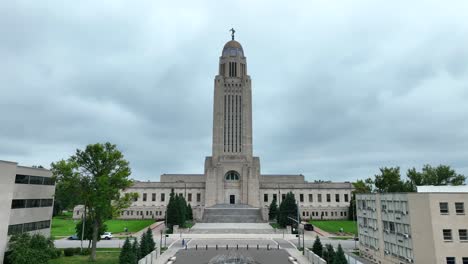 edificio del capitolio del estado de nebraska en el centro de lincoln, ne