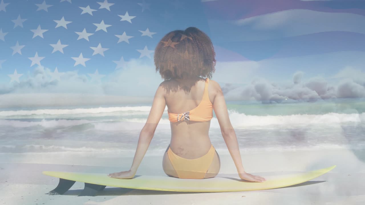 Donna che si sposta su una tavola da surf gialla, piegandosi all'indietro e rivelando una sovrapposizione di una bandiera sbiadita per il marketing