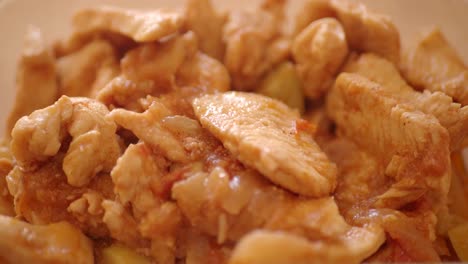 plato de pollo con curry
