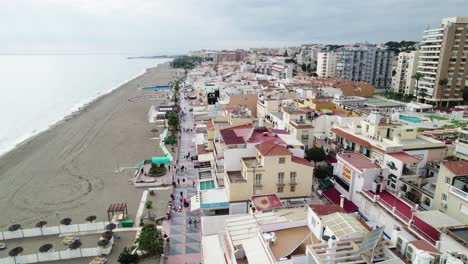 Luftüberflug-über-Den-Strand-Und-Badeort-La-Carihuela