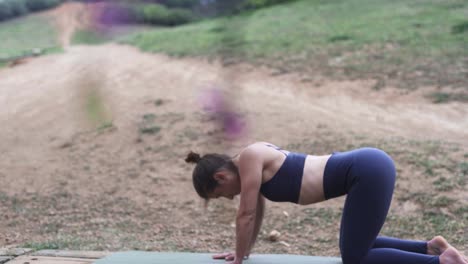 Yogi-übt-Backbend-Dehnungen-Im-Wald