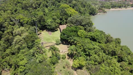 Orbiting-view-of-Morro-do-Forte