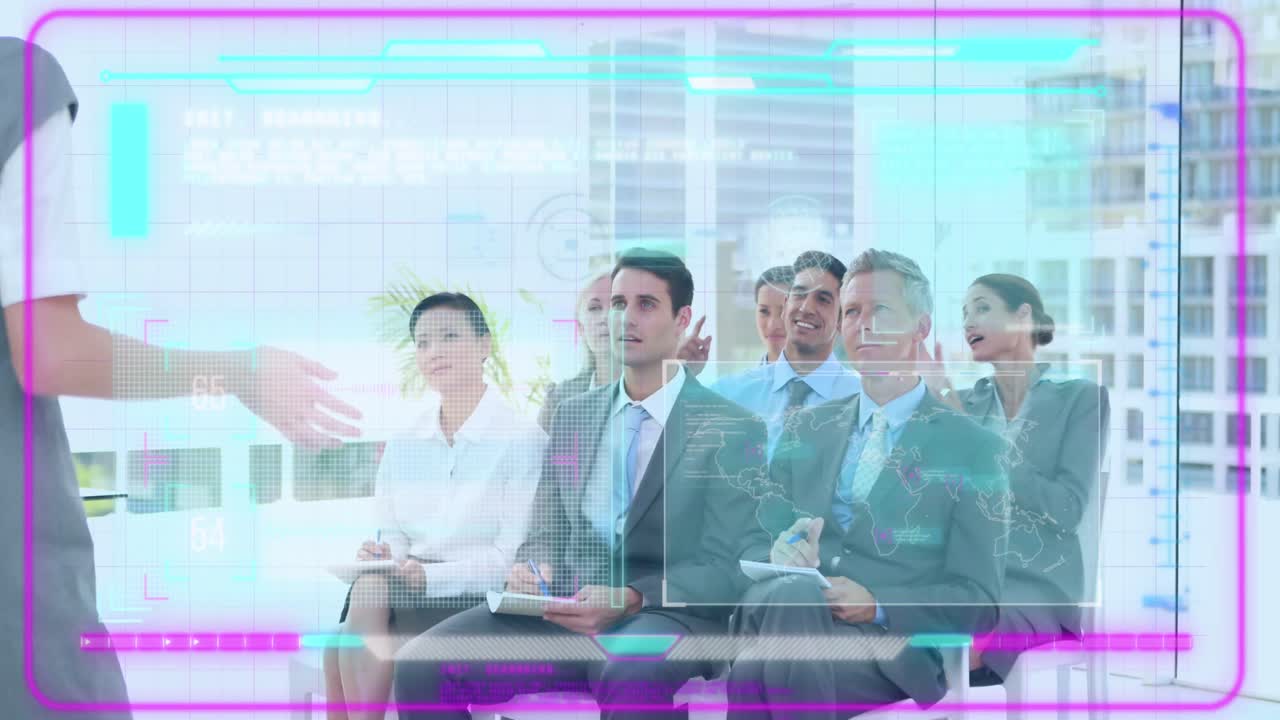 사무실에서 프레젠테이션을 하는 사업가 여성에 대한 데이터 처리 인터페이스의 애니메이션