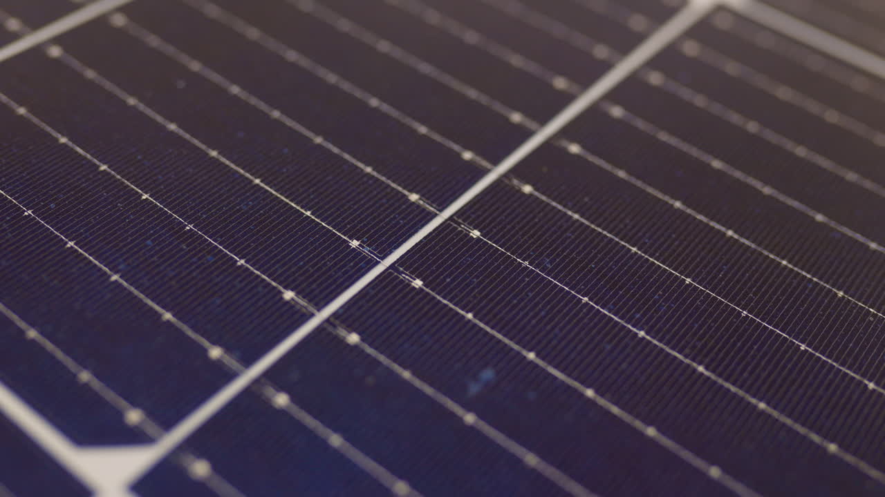 vista de cerca de los paneles solares