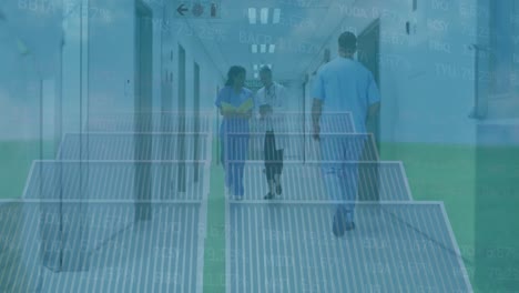 animación de paneles solares sobre diversas mujeres médico y trabajador de la salud leyendo informes en el hospital.