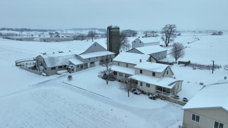 Granja-Americana-En-Zonas-Rurales-De-EE.UU.-Durante-La-Tormenta-De-Nieve