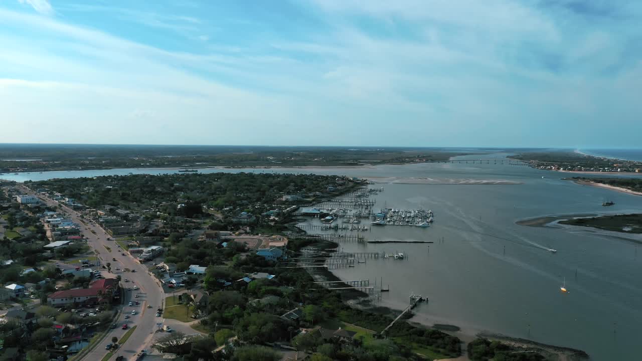 세인트의 소금 흐르는 강과 해안