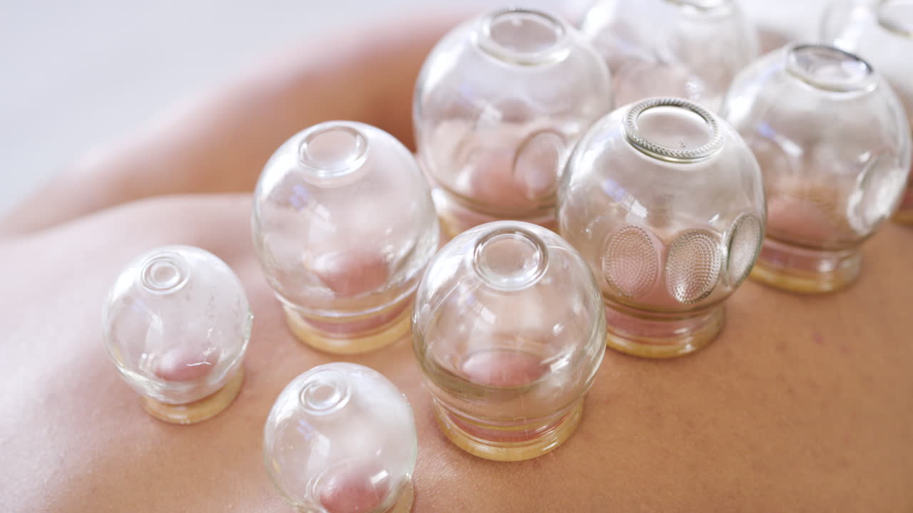 휴식을 즐기는 남자 의 등 의 클로즈업