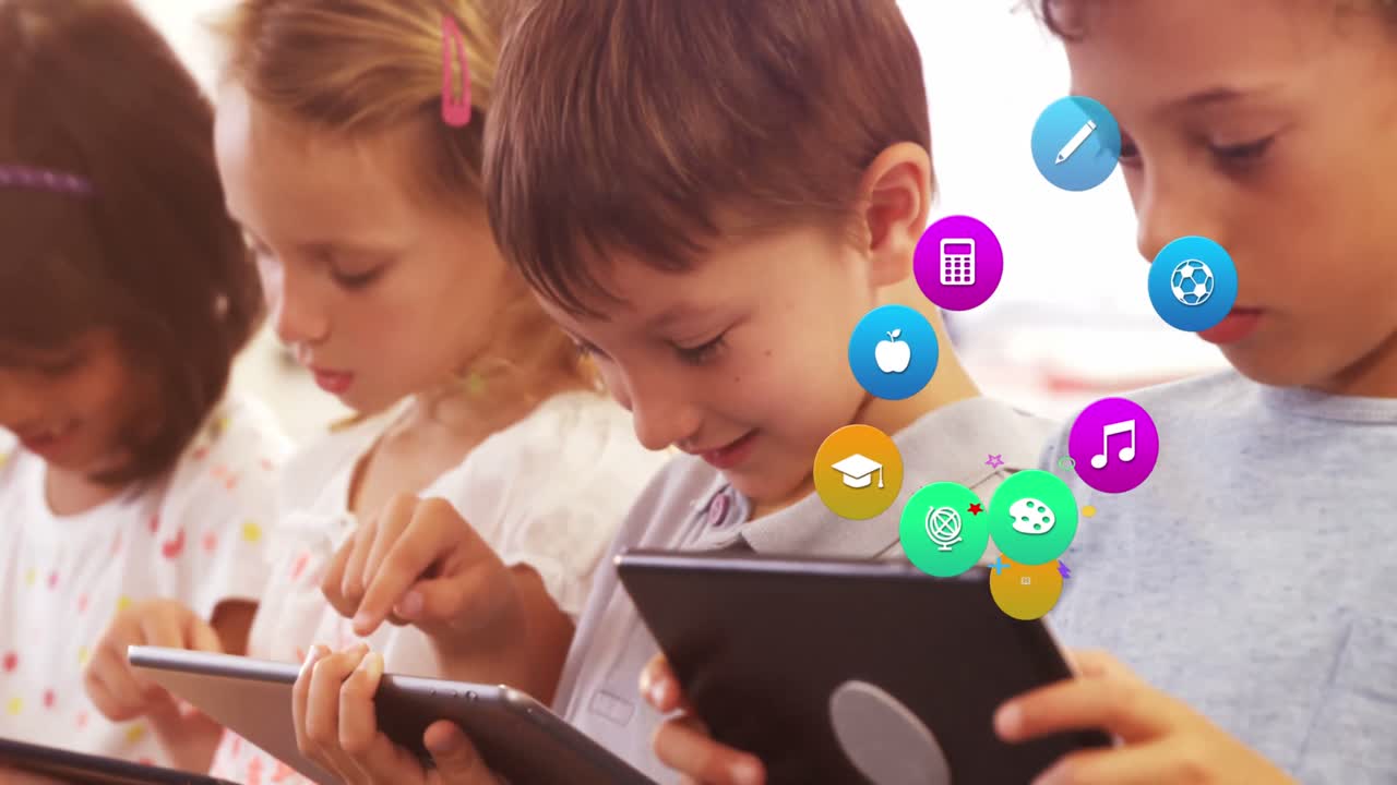 animación de iconos coloridos sobre diversos escolares que usan tabletas