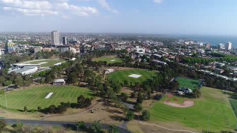 Dron-Sobre-Los-óvalos-De-La-Reserva-Del-Parque-Albert