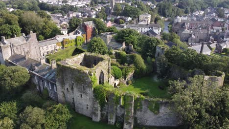 Cockermouth-Castillo-Lago-Distrito-Cumbria-Reino-Unido-Verano-Drone-Imágenes-4k