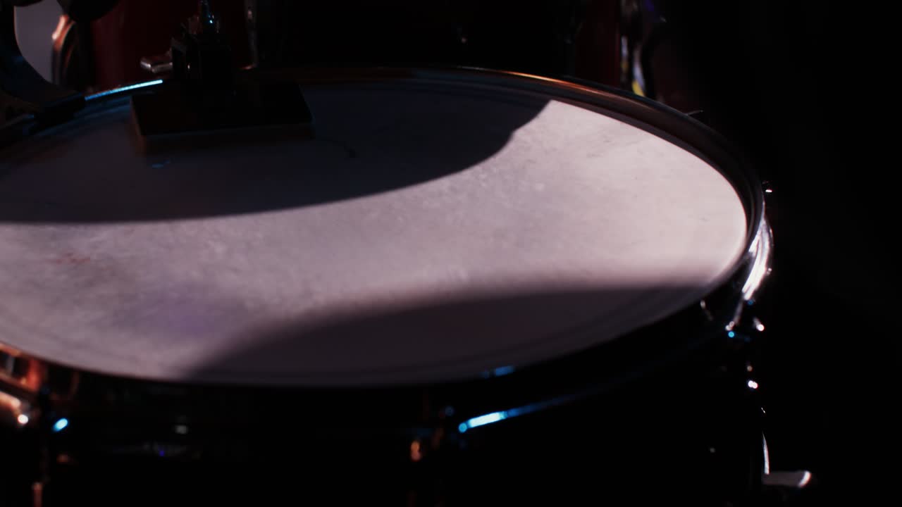 primer plano de un conjunto de tambores