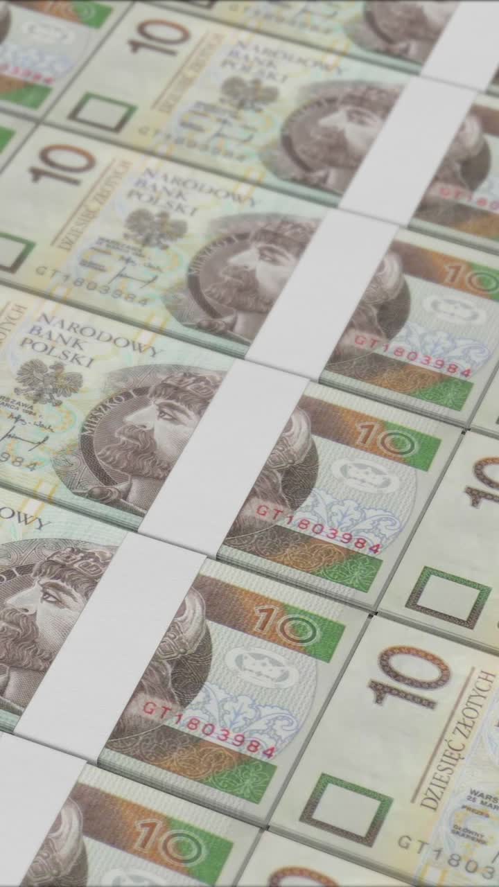 Video verticale di 10 banconote di zloty polacchi stampate da una pressa per denaro