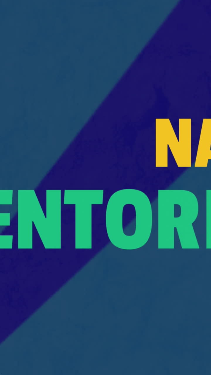 animación de la mujer hablando sobre el texto del mes nacional de tutoría