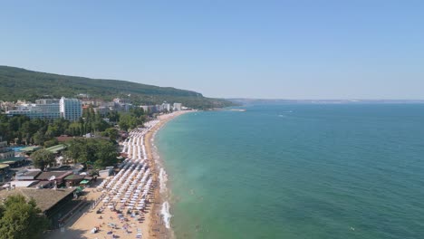 Atemberaubende-Luftaufnahme-Des-Goldenen-Sandes-In-Bulgarien---4K-Filmmaterial-Aus-Der-Drohne