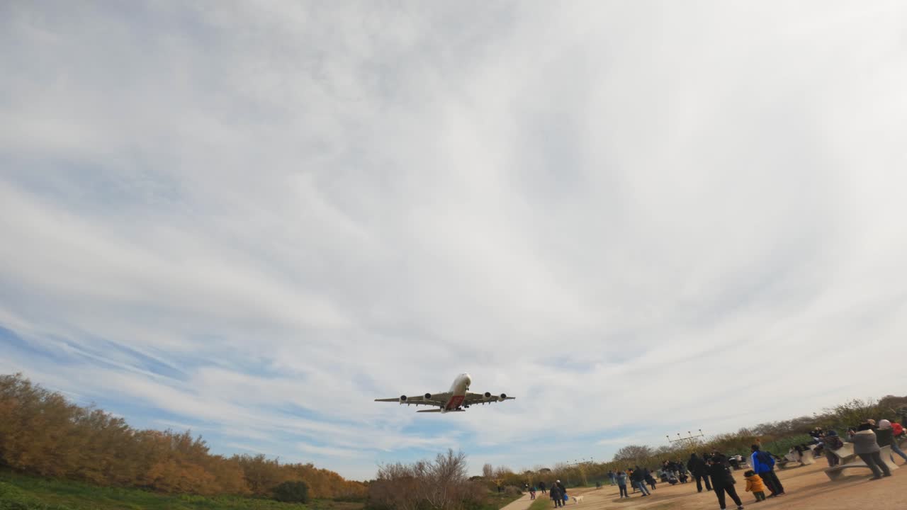 Flylanding over park