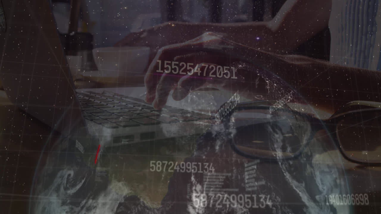 múltiples números cambiantes sobre el globo giratorio contra la sección media de la mujer usando la computadora portátil