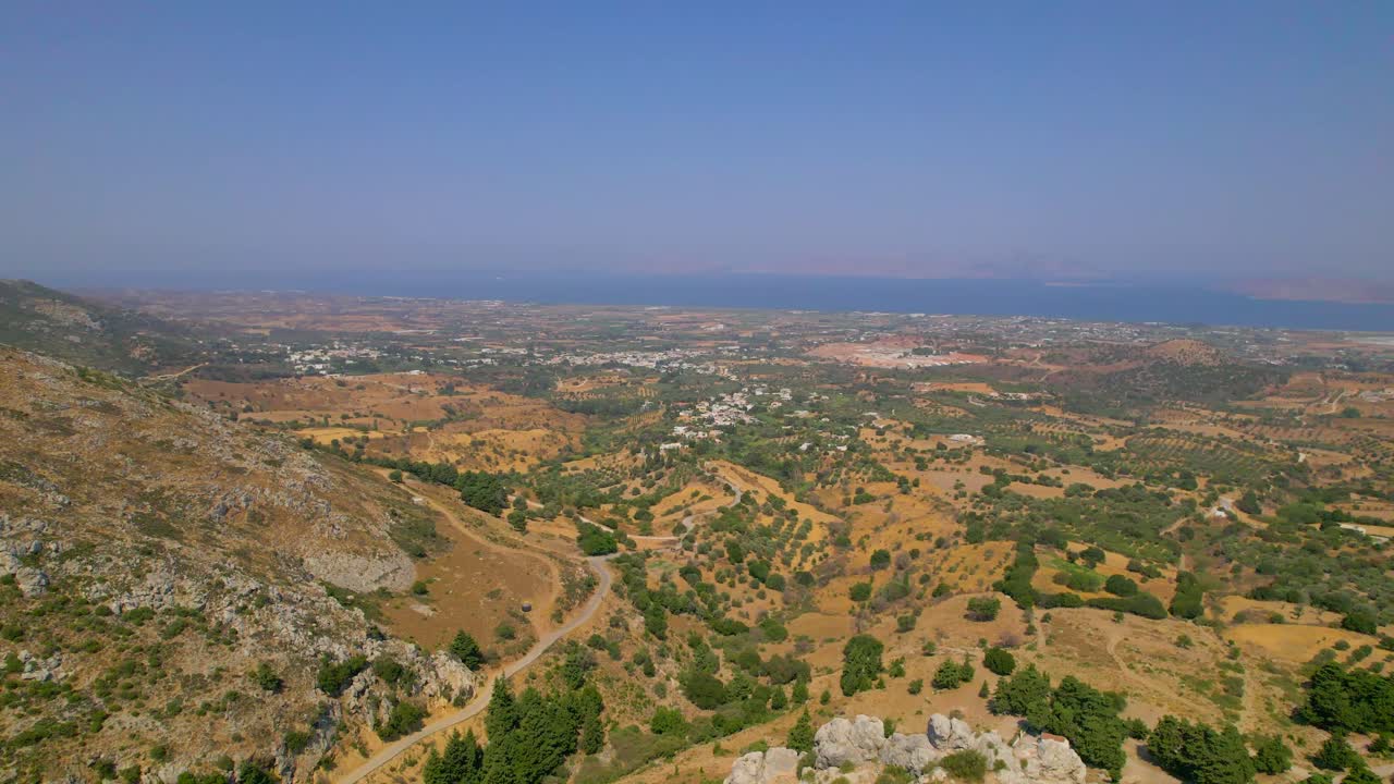 vista aérea de la impresionante campiña griega en palio pyli, kos