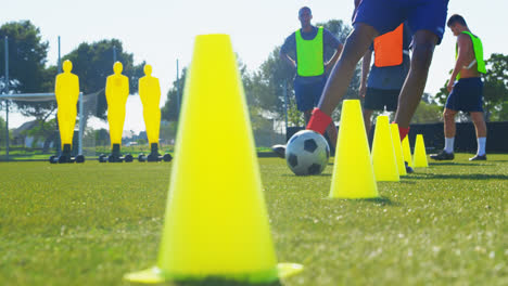 players practicing soccer 4k