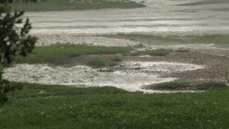 Schwere-Regenfälle-Sturm-Überschwemmungen-Straße-Und-Gehweg-Australien-Victoria-Gippsland-Maffra