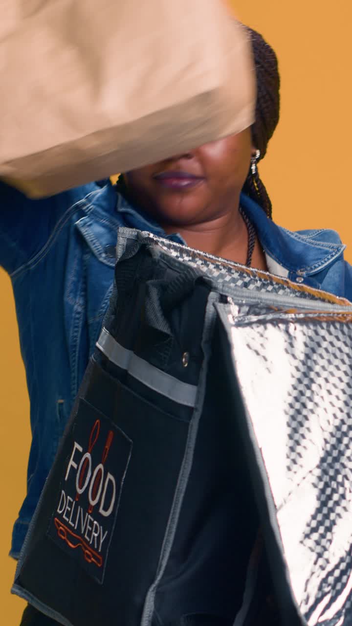Food delivery with style