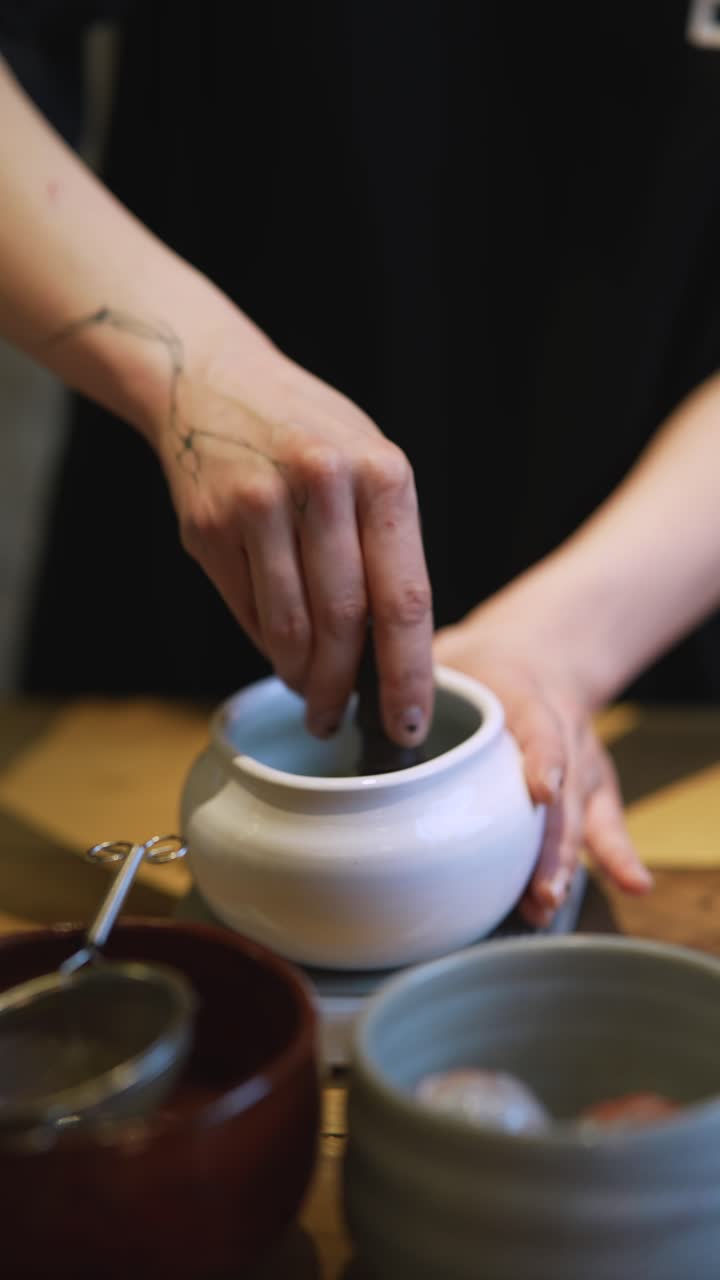 preparación de una mezcla tradicional de té