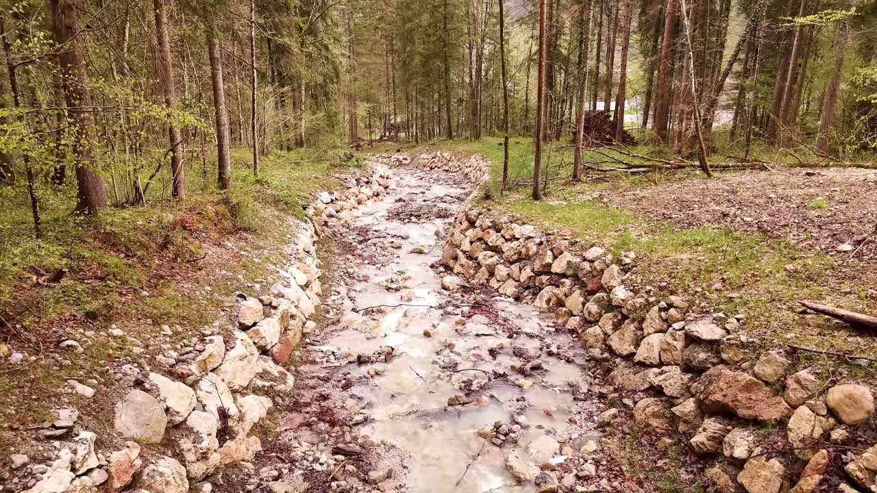 독일 바이에른 알프스 (bavarian alps) 에 있는 베르흐테스가덴 (berchtesgaden) 근처에 있는 코니그세 (königssee) 폭포의 아름다운 풍경