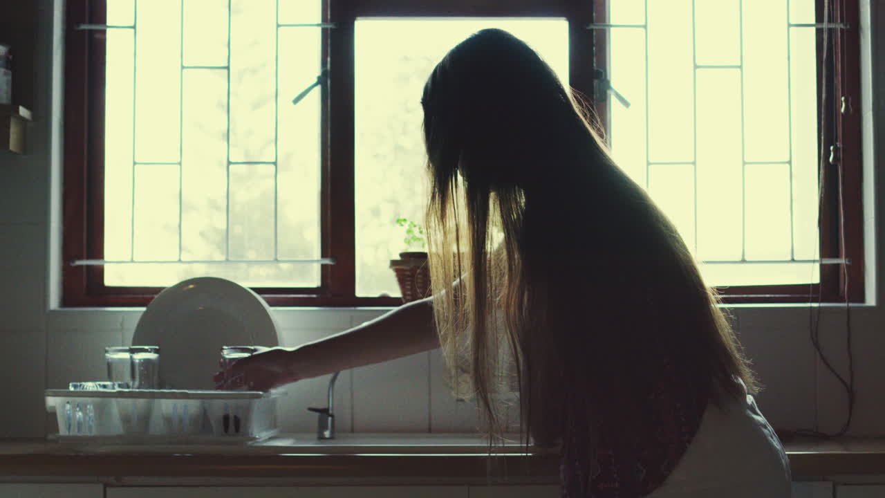 집 을 깨 ⁇  하고  ⁇ 끔 하게 유지 하는 것