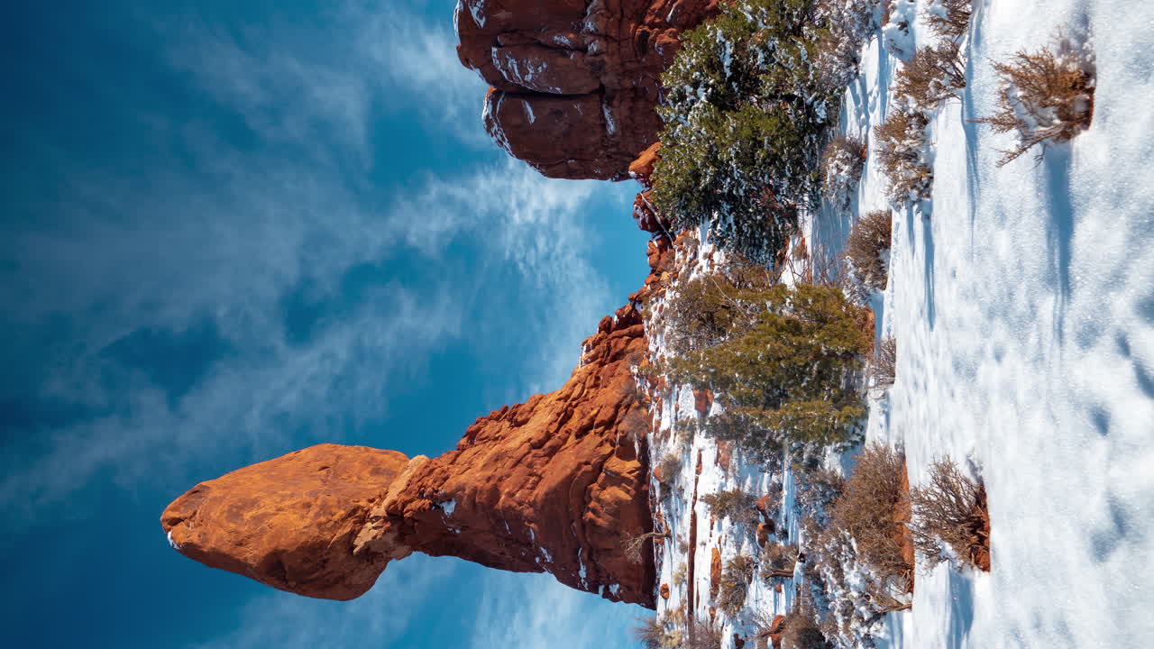 timelapse vertical de 4k, parque nacional arches, utah, ee.uu.