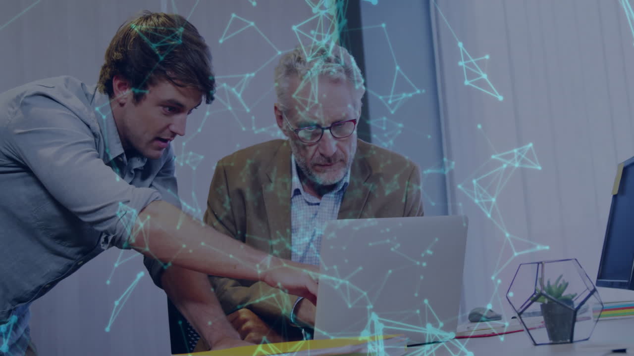 animación de la red de conexiones entre diversas personas de negocios en la oficina