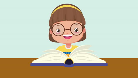 una niña linda con un personaje de libro