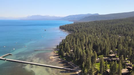 Imágenes-Aéreas-De-La-Costa-Norte-Del-Lago-Tahoe-En-La-Ciudad-De-Tahoe